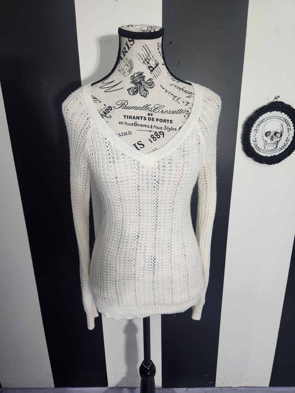 Aeropostale White V-Neck Open-Knit Sweater